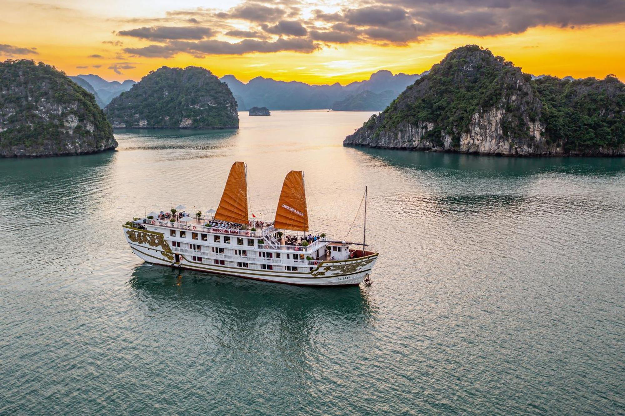 Indochina Sails Ha Long Bay Hotel Exterior photo