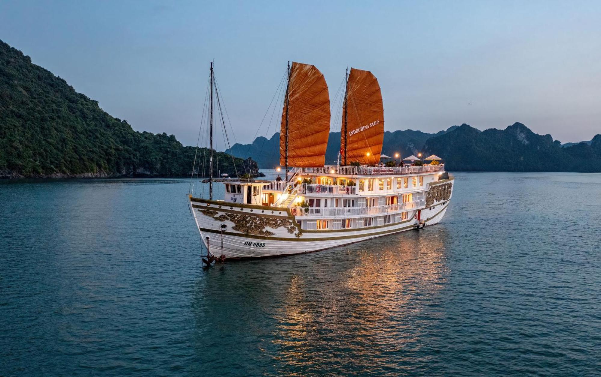 Indochina Sails Ha Long Bay Hotel Exterior photo