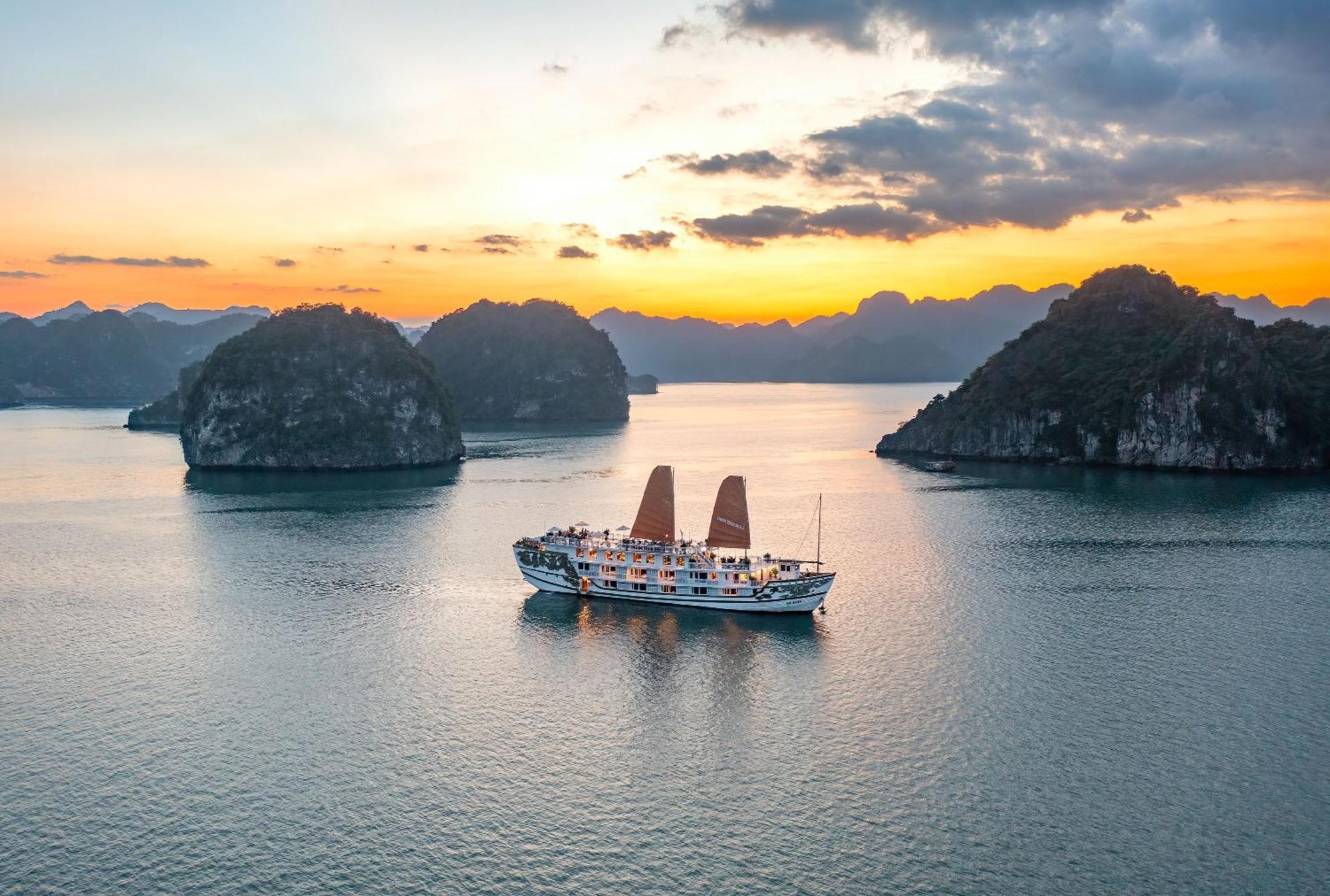 Indochina Sails Ha Long Bay Hotel Exterior photo